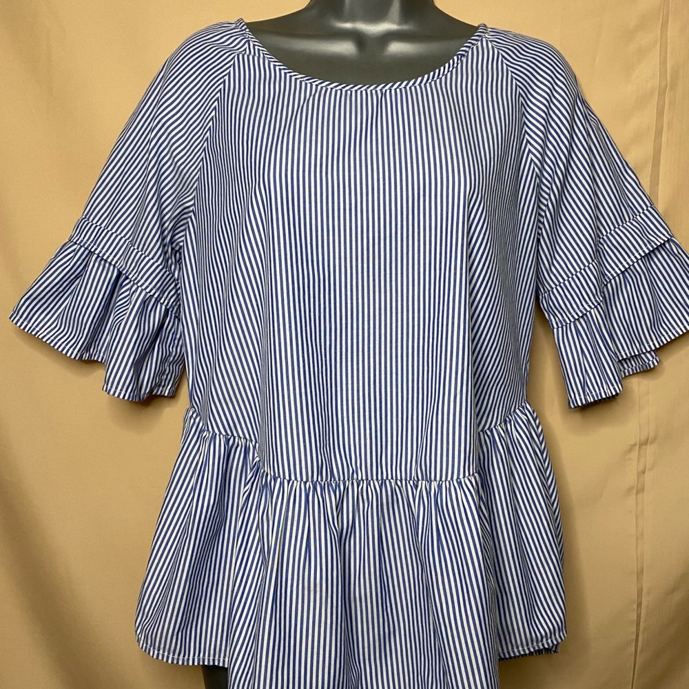 Chic Lines Top